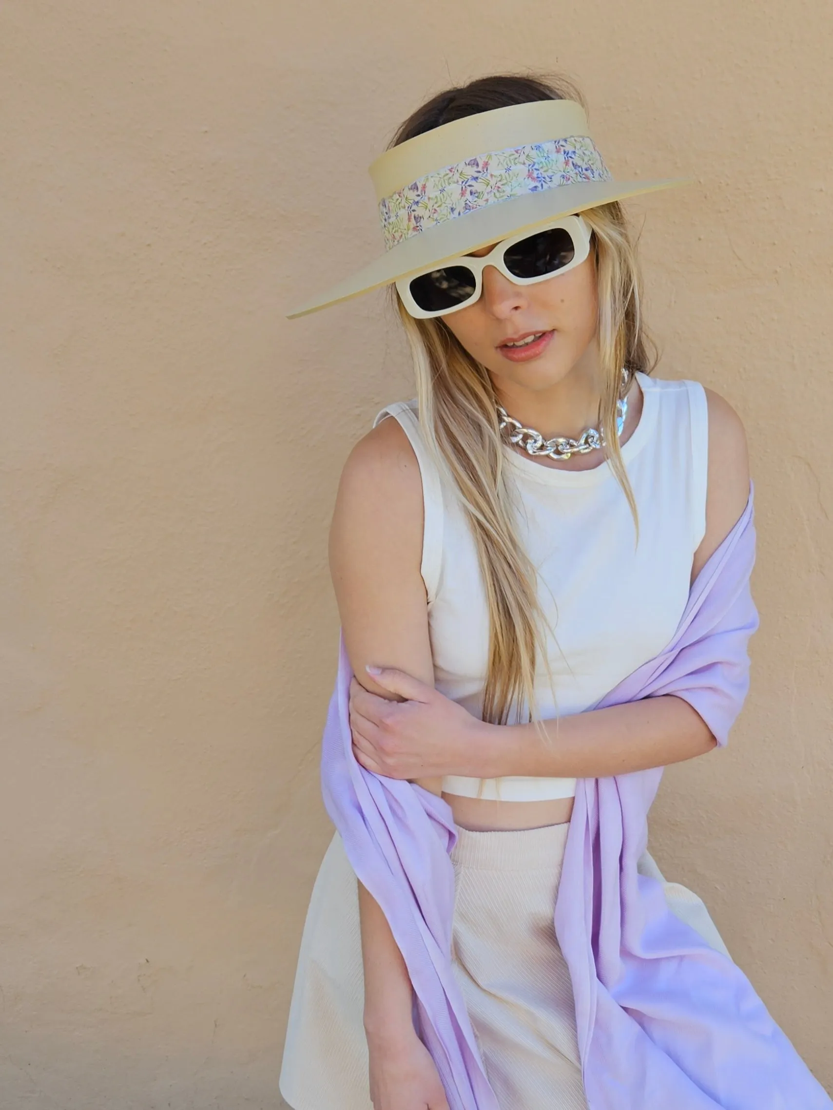 Beige "LadyEVA" Visor Hat with Delicate Purple Floral Band