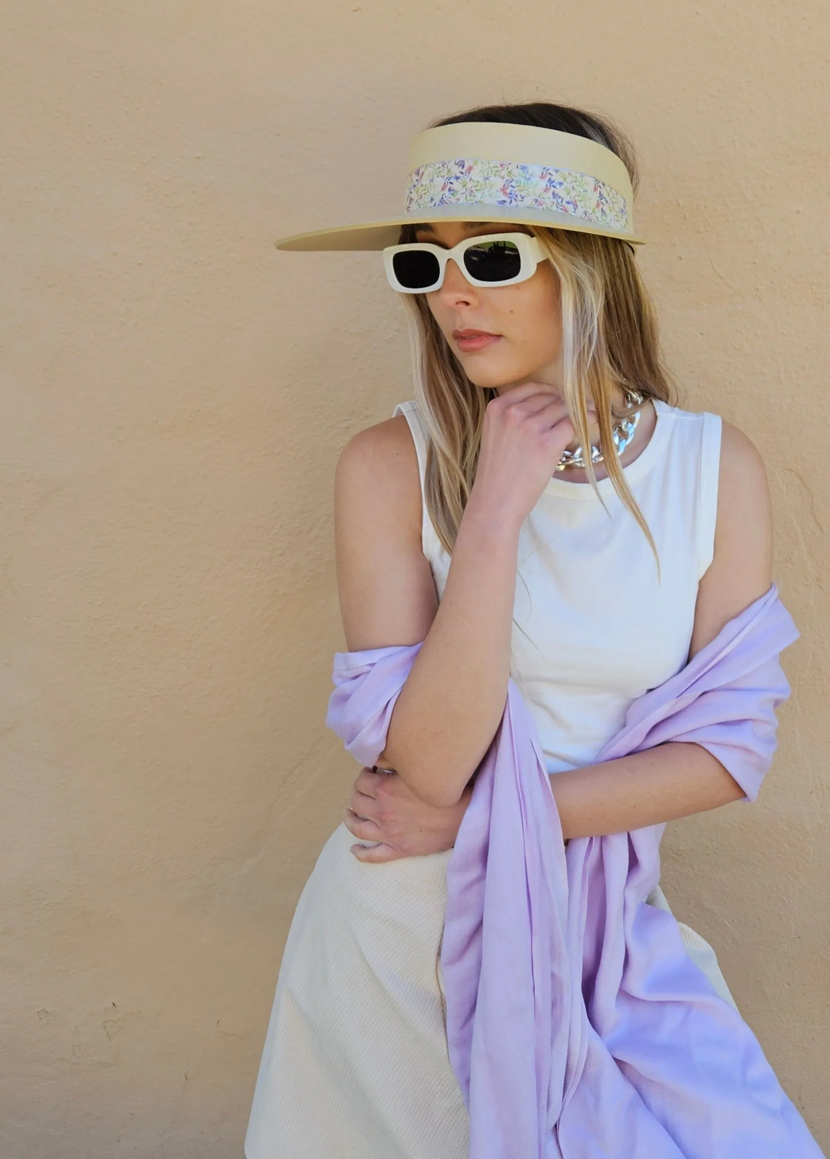 Beige "LadyEVA" Visor Hat with Delicate Purple Floral Band