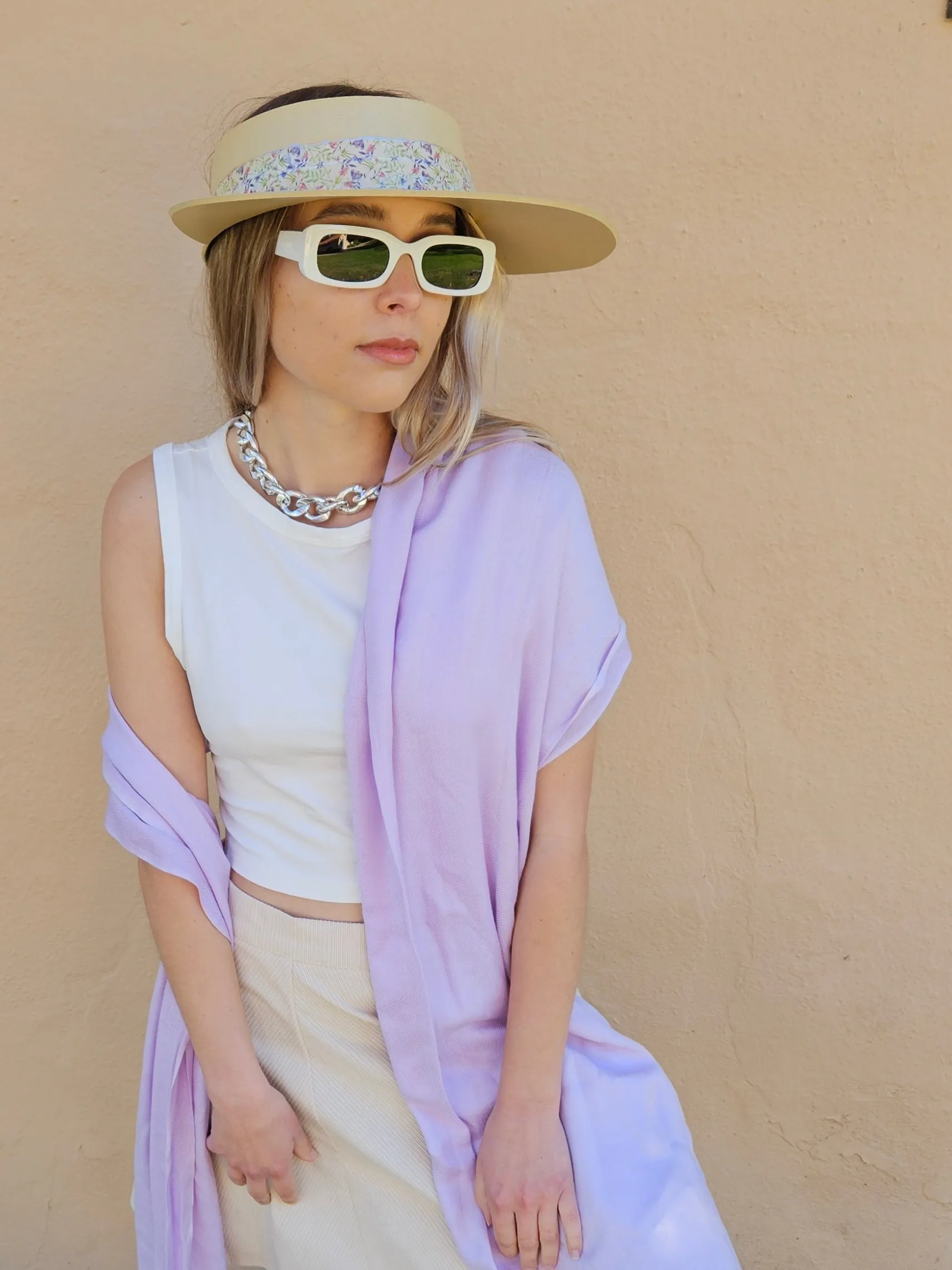 Beige "LadyEVA" Visor Hat with Delicate Purple Floral Band