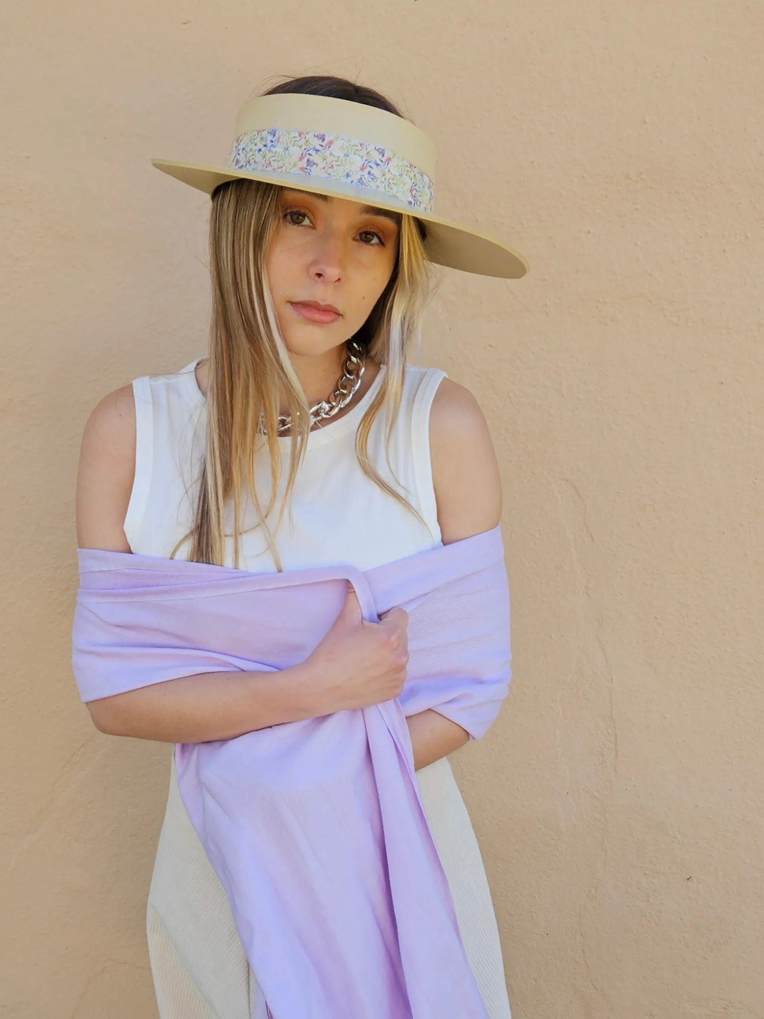 Beige "LadyEVA" Visor Hat with Delicate Purple Floral Band