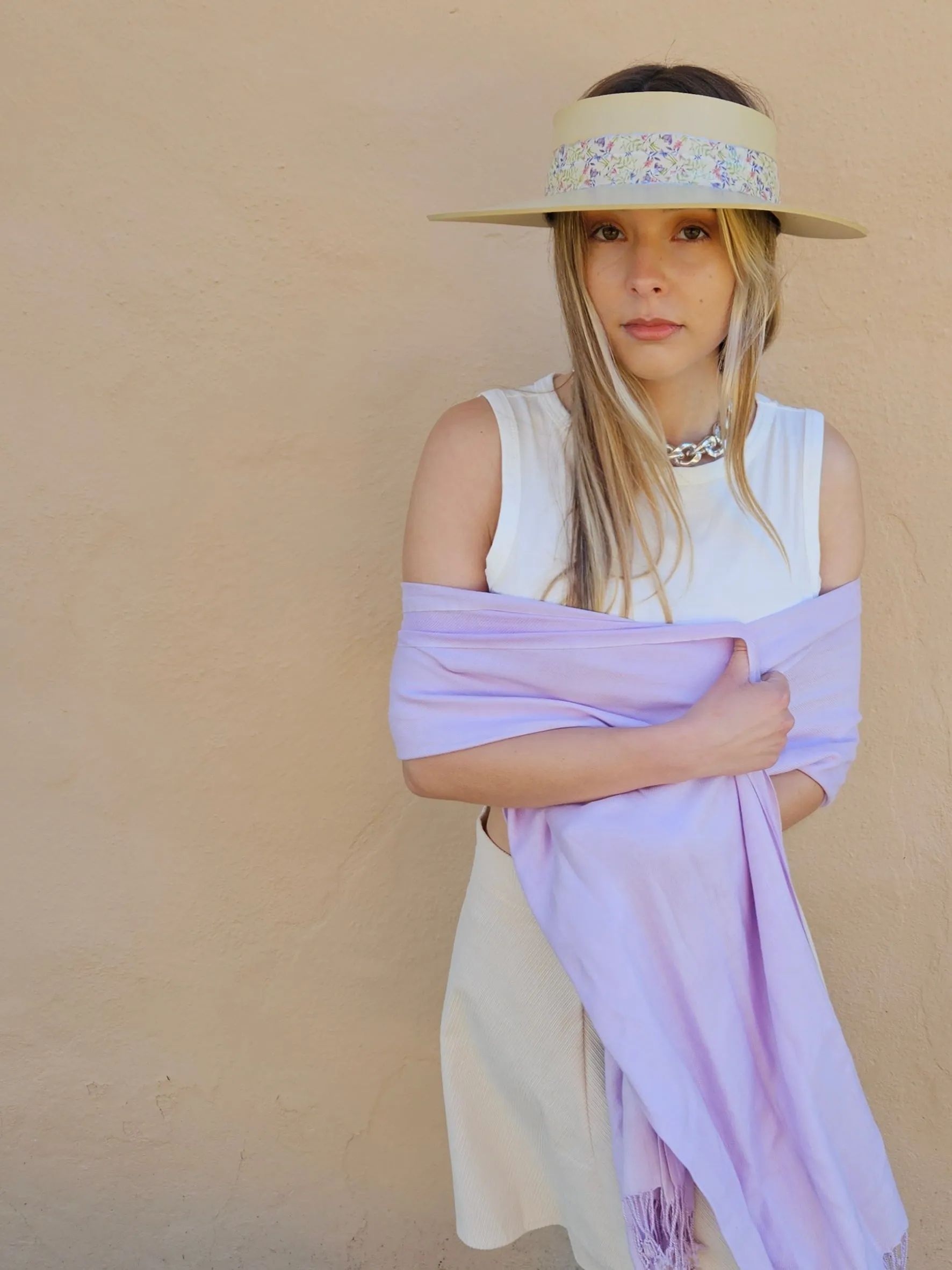 Beige "LadyEVA" Visor Hat with Delicate Purple Floral Band