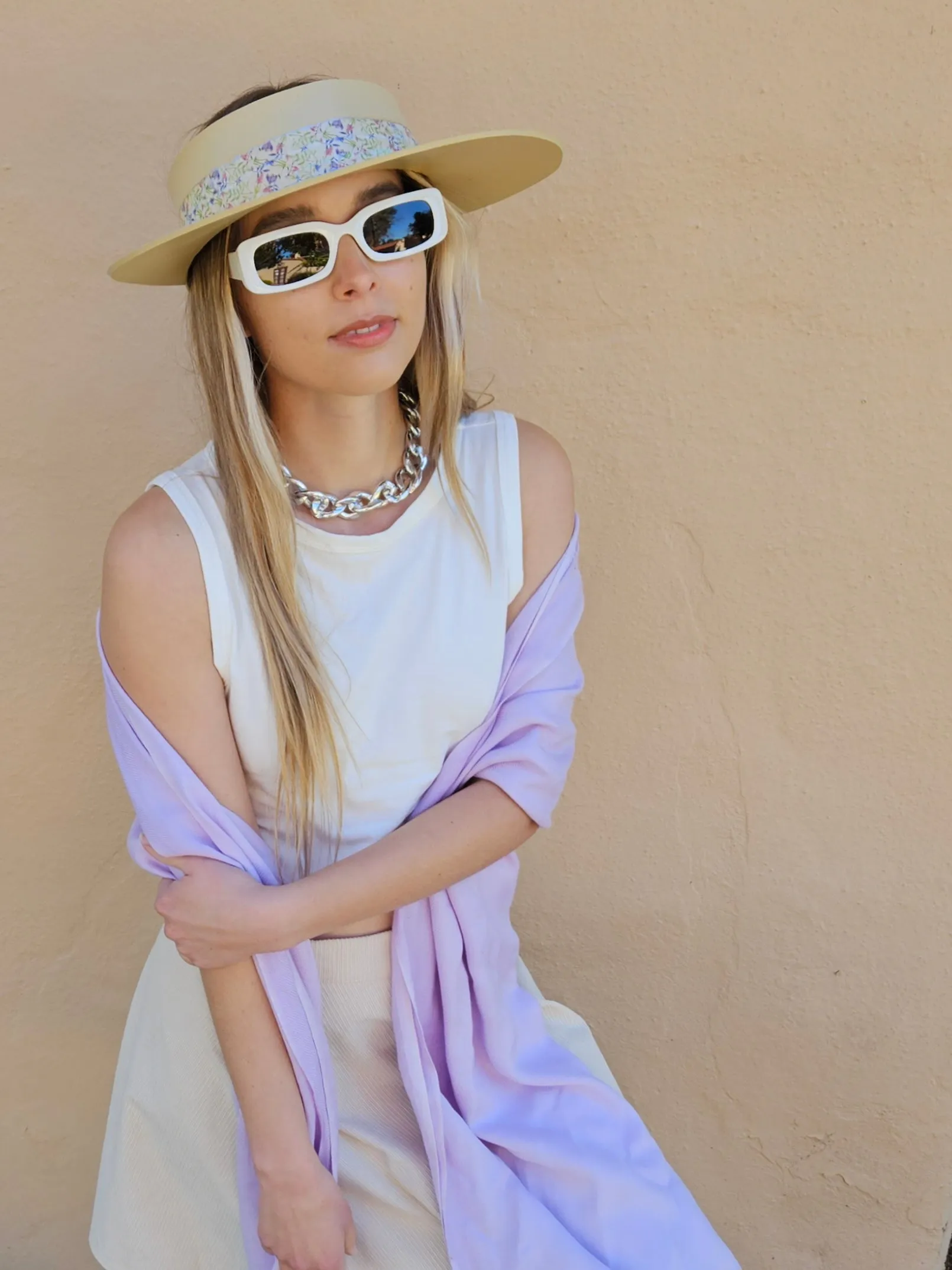 Beige "LadyEVA" Visor Hat with Delicate Purple Floral Band