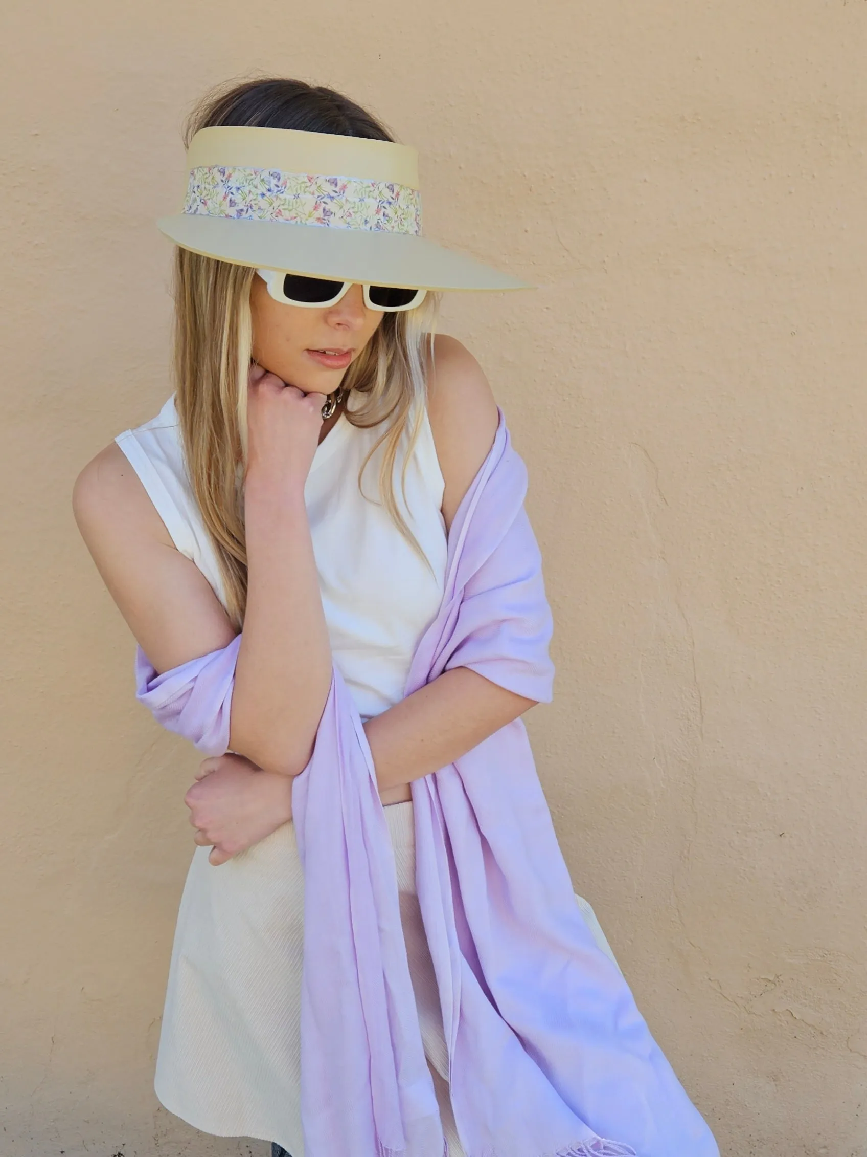 Beige "LadyEVA" Visor Hat with Delicate Purple Floral Band