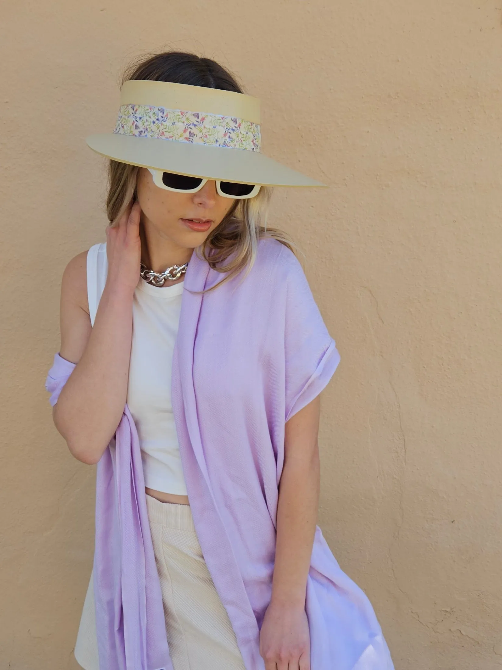 Beige "LadyEVA" Visor Hat with Delicate Purple Floral Band