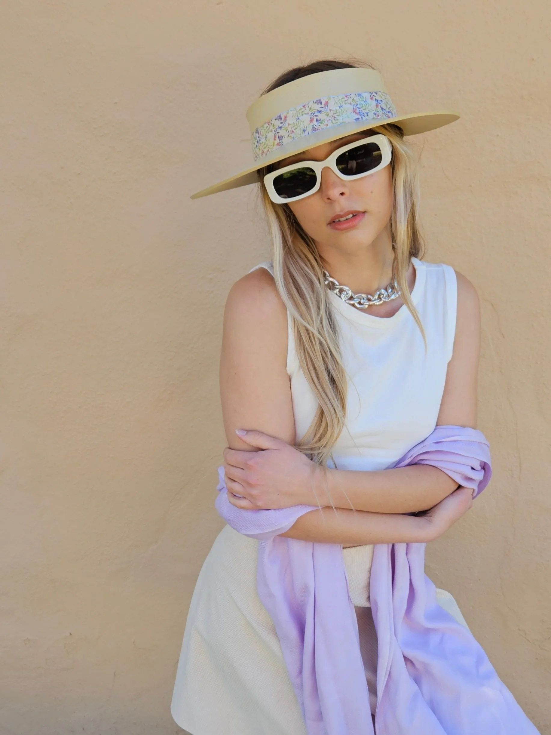 Beige "LadyEVA" Visor Hat with Delicate Purple Floral Band