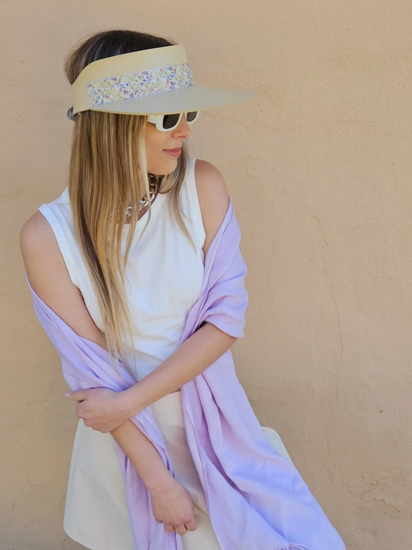 Beige "LadyEVA" Visor Hat with Delicate Purple Floral Band