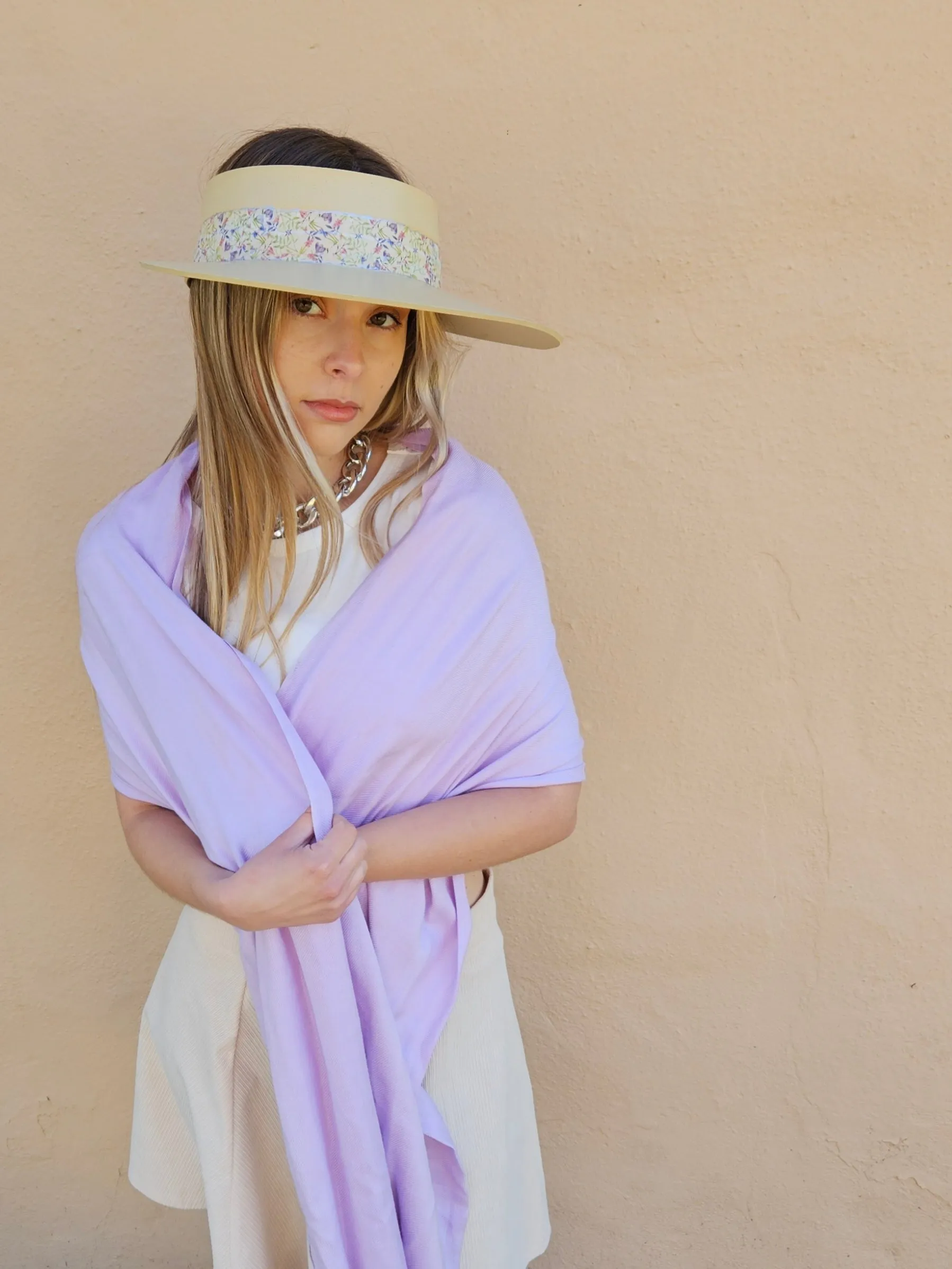 Beige "LadyEVA" Visor Hat with Delicate Purple Floral Band