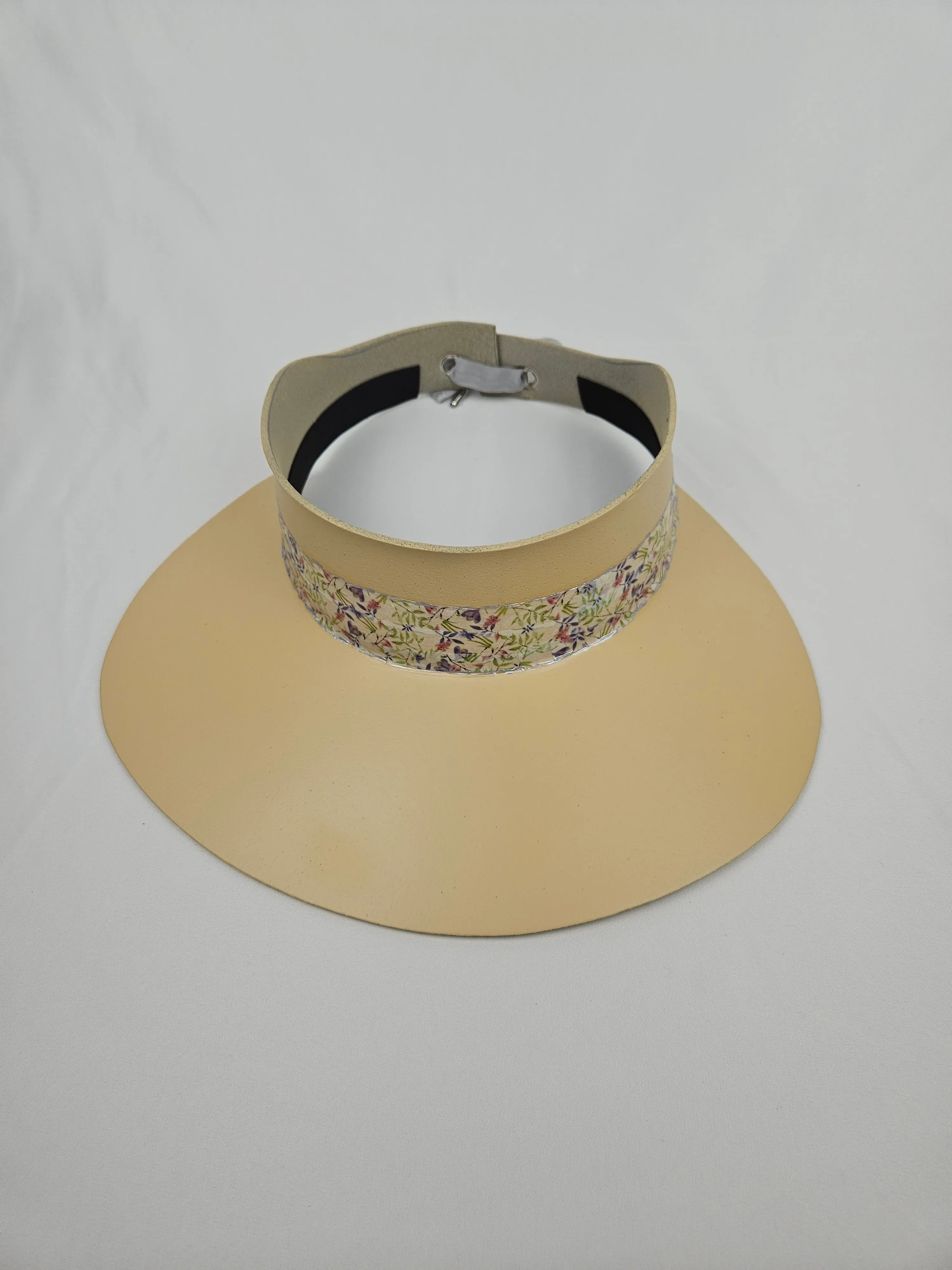 Beige "LadyEVA" Visor Hat with Delicate Purple Floral Band