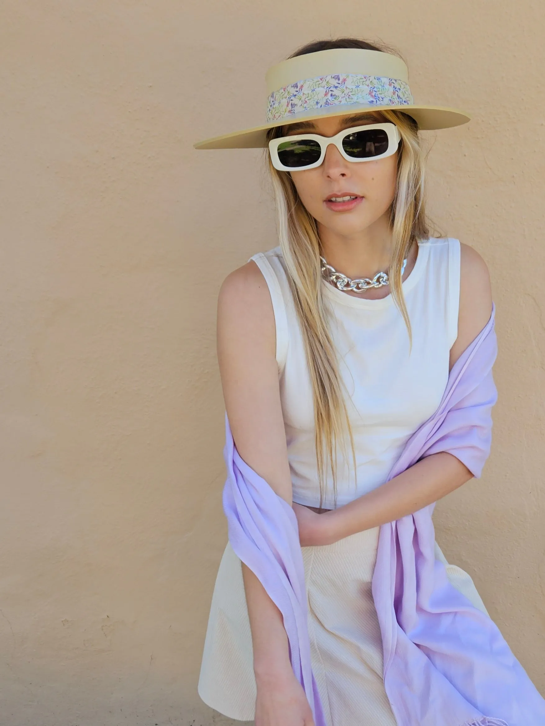 Beige "LadyEVA" Visor Hat with Delicate Purple Floral Band