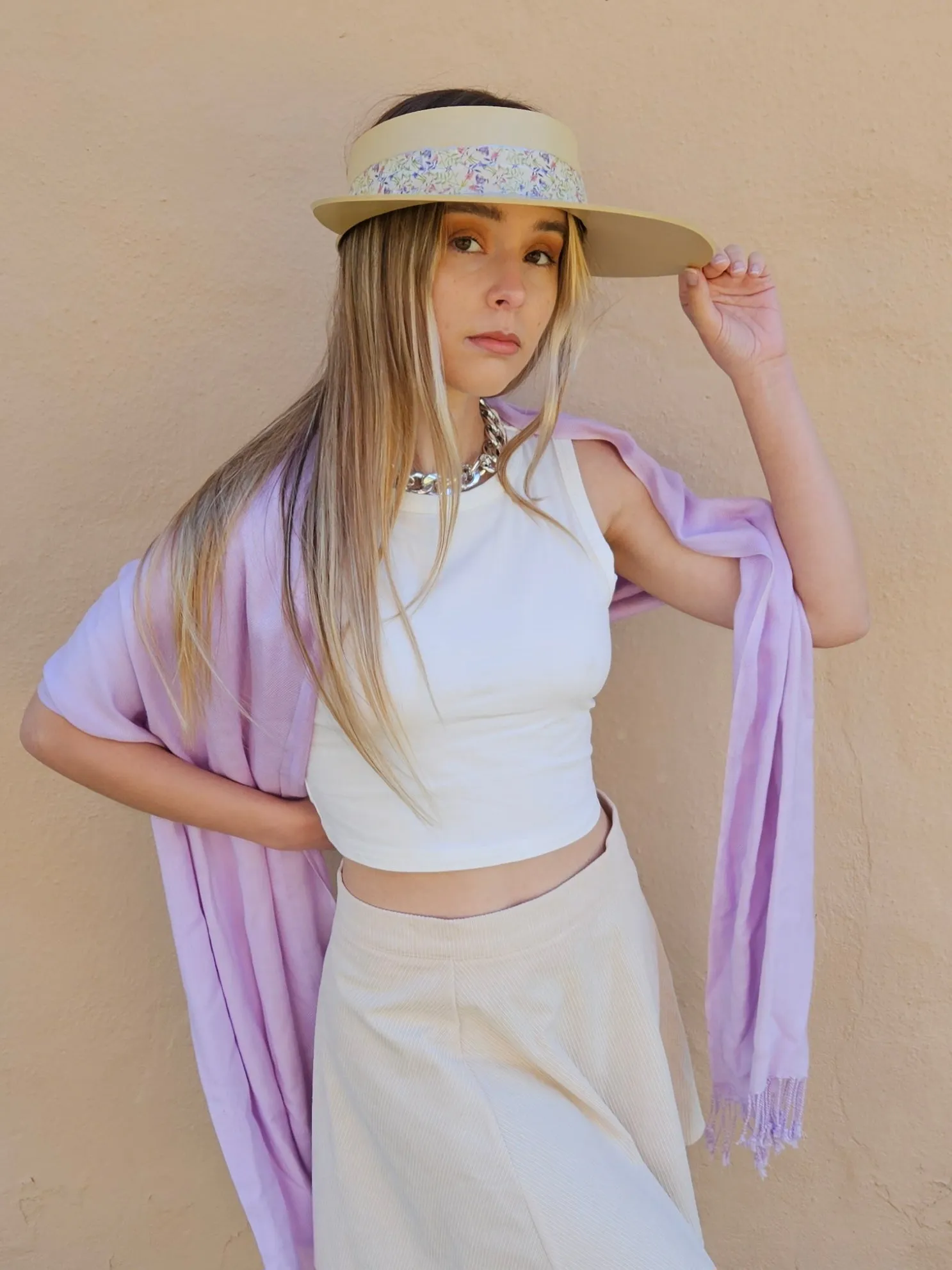 Beige "LadyEVA" Visor Hat with Delicate Purple Floral Band