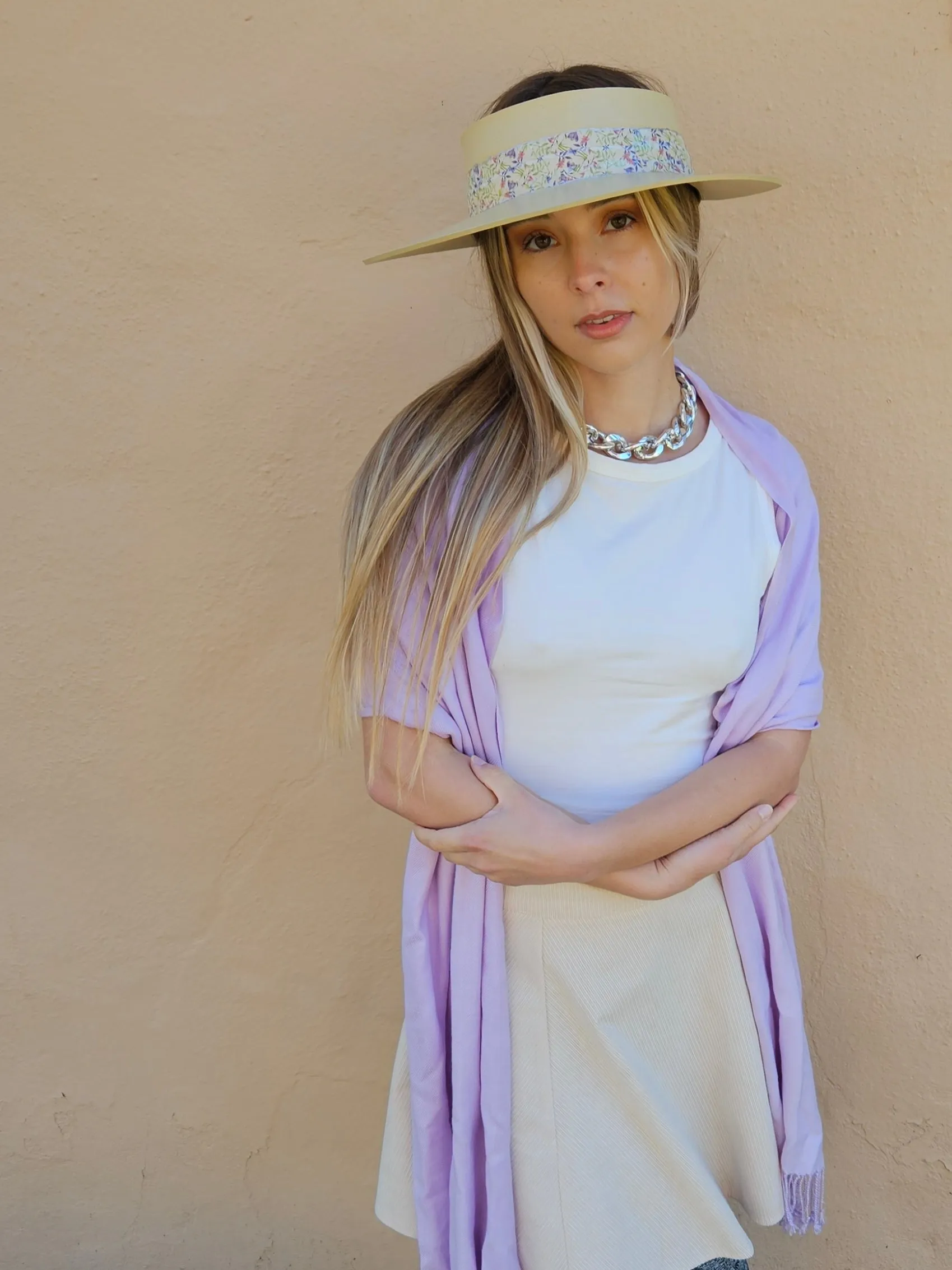 Beige "LadyEVA" Visor Hat with Delicate Purple Floral Band