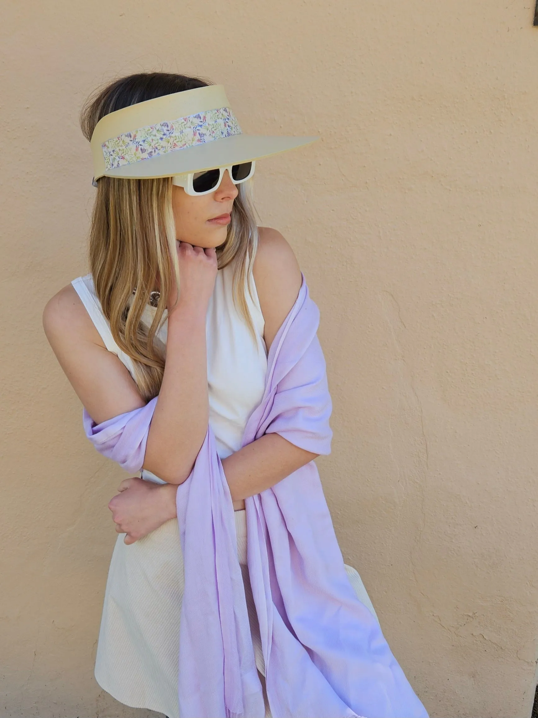 Beige "LadyEVA" Visor Hat with Delicate Purple Floral Band