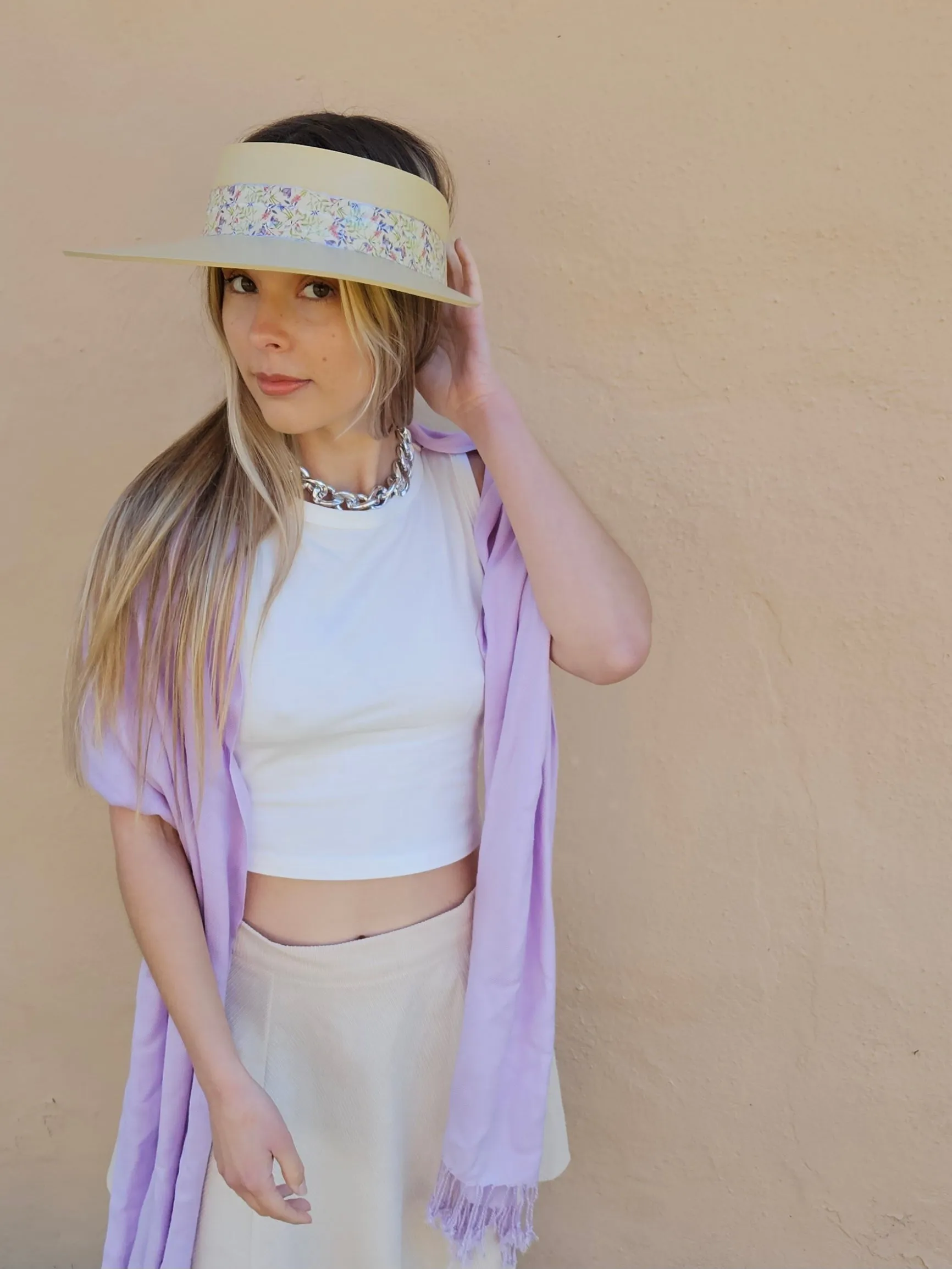 Beige "LadyEVA" Visor Hat with Delicate Purple Floral Band