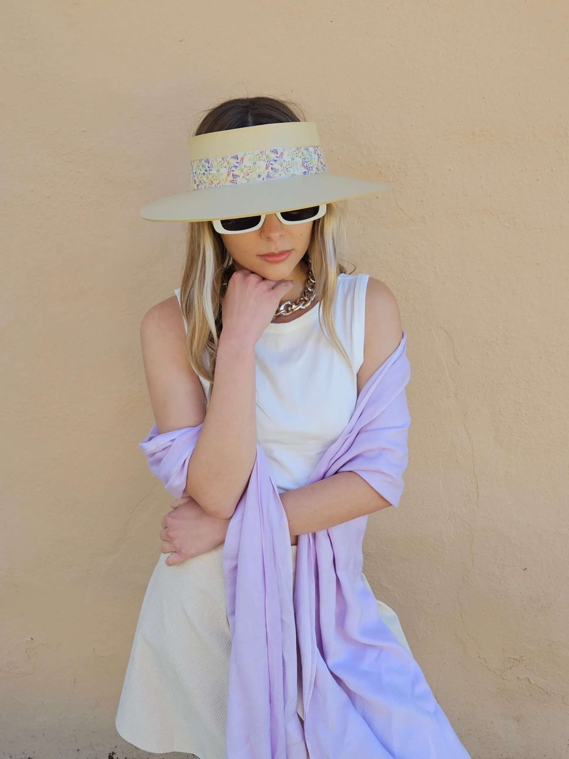 Beige "LadyEVA" Visor Hat with Delicate Purple Floral Band