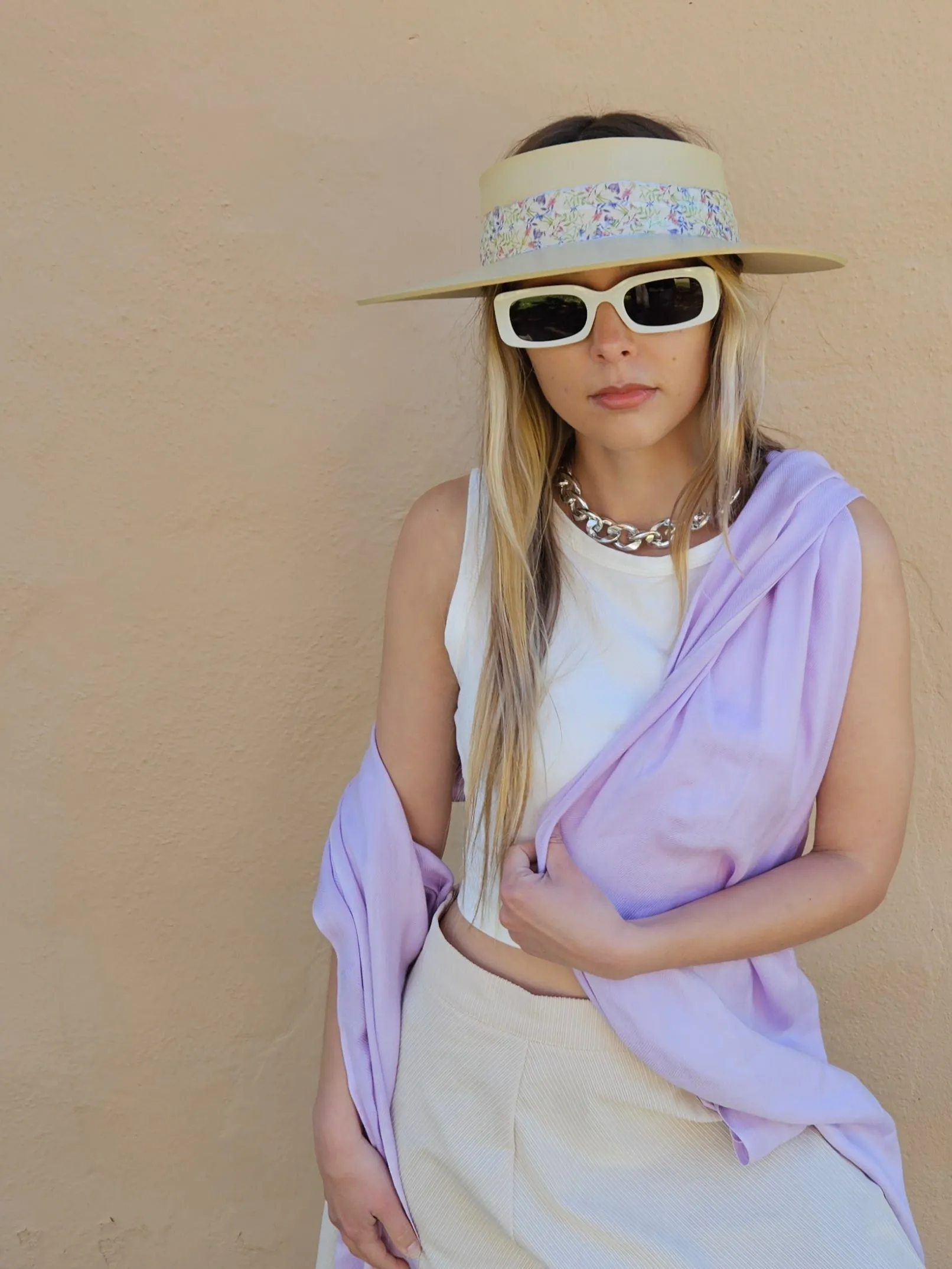 Beige "LadyEVA" Visor Hat with Delicate Purple Floral Band