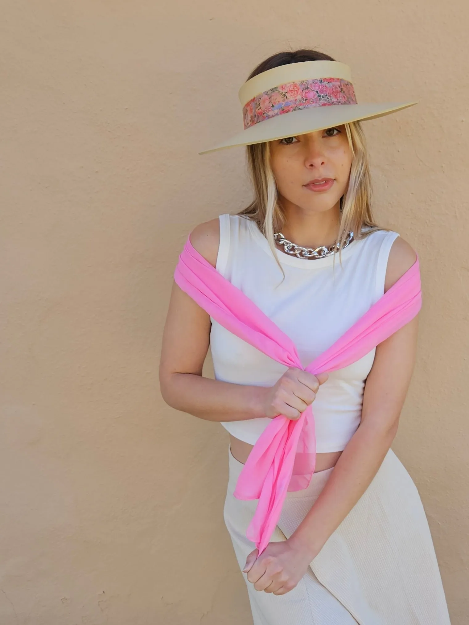 Beige "LadyEVA" Visor Hat with Pink and Red Floral Band