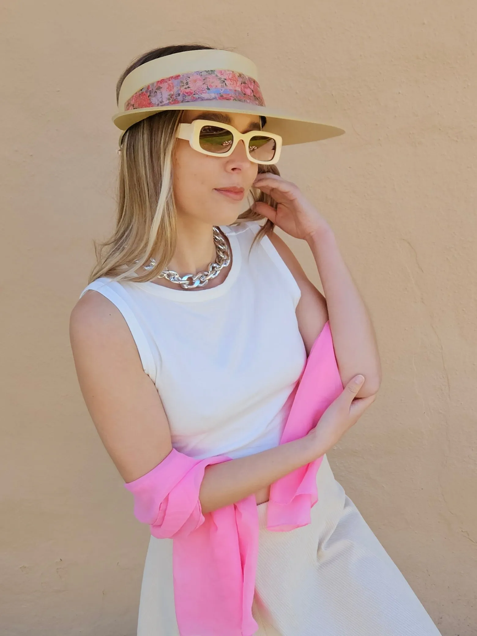 Beige "LadyEVA" Visor Hat with Pink and Red Floral Band