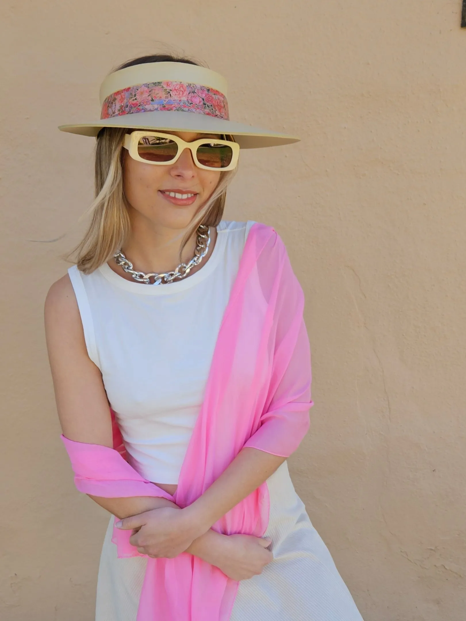 Beige "LadyEVA" Visor Hat with Pink and Red Floral Band