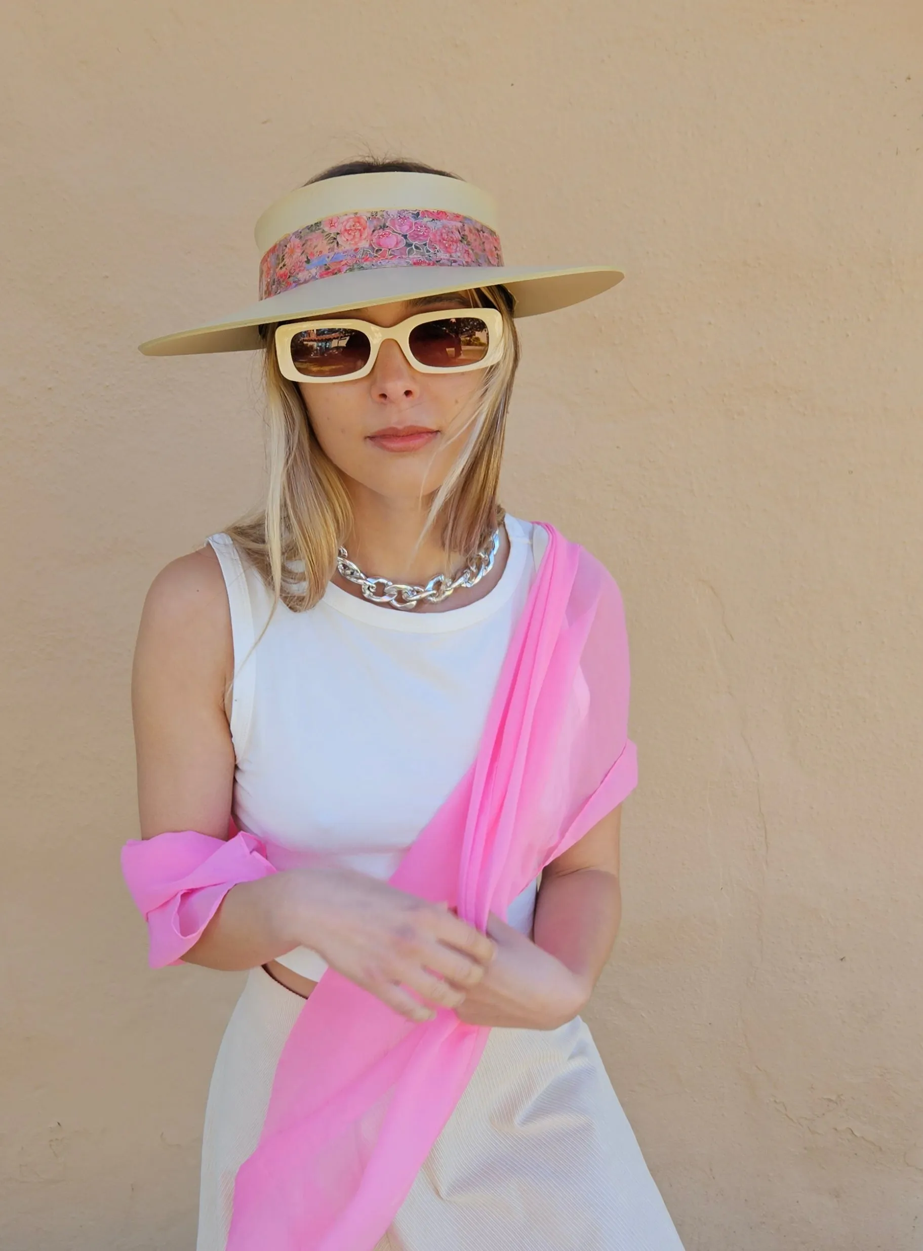 Beige "LadyEVA" Visor Hat with Pink and Red Floral Band