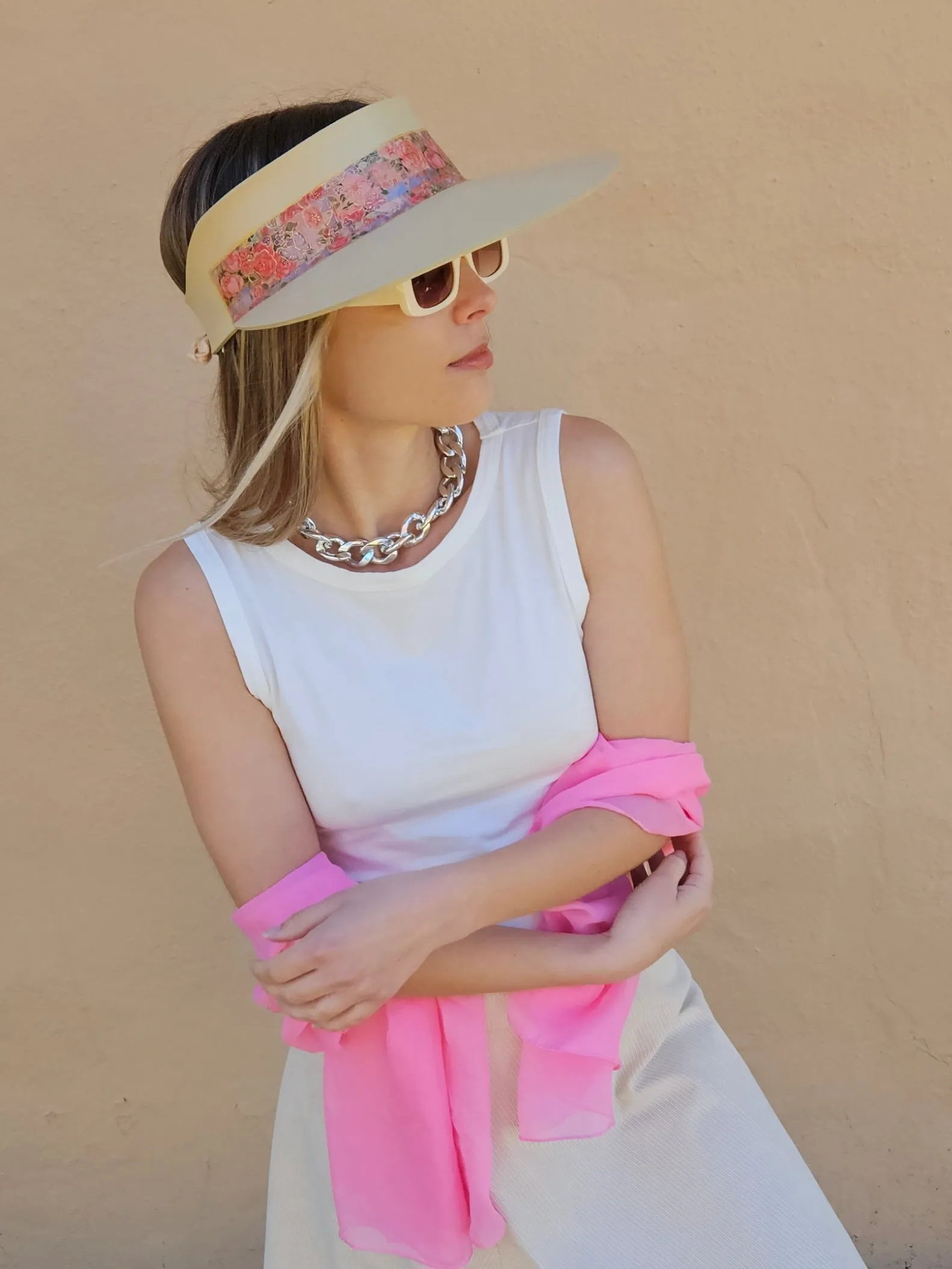 Beige "LadyEVA" Visor Hat with Pink and Red Floral Band