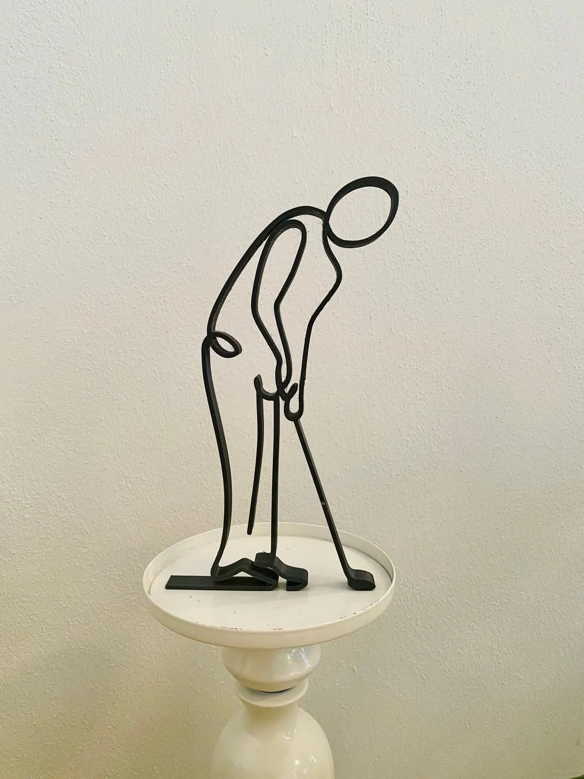 EROTNGO Minimalist Golf Player Tabletop Sculpture - Sports Decor for Home Office, Masters Cup Gift