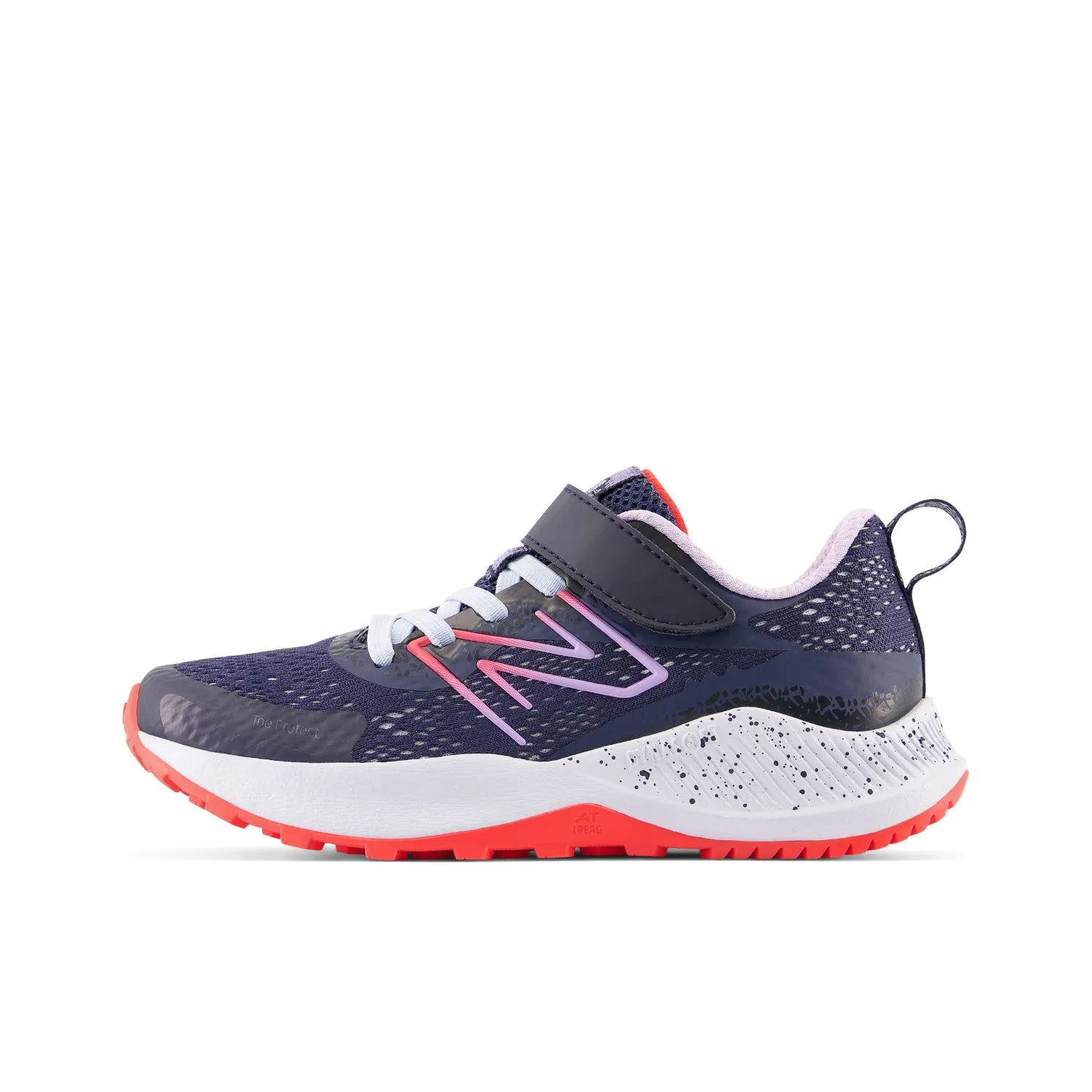 Little Kid's DynaSoft Nitrel v5 Bungee Color: Eclispe with Natural Indigo and Electric Red